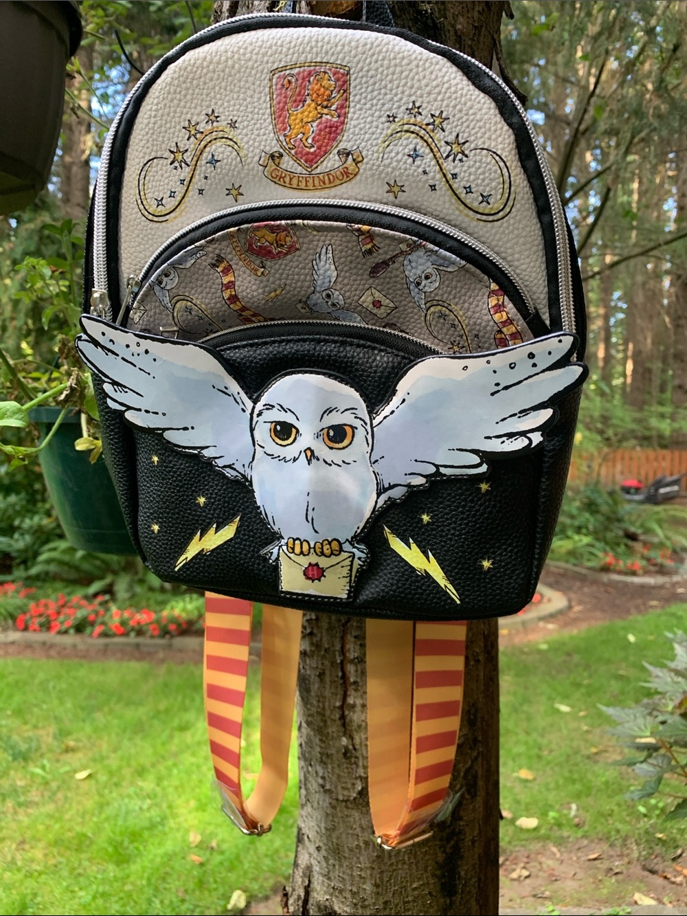 Warner Bros. Gryffindor Hedwig Mini Backpack - White, Black & Yellow NWOT
